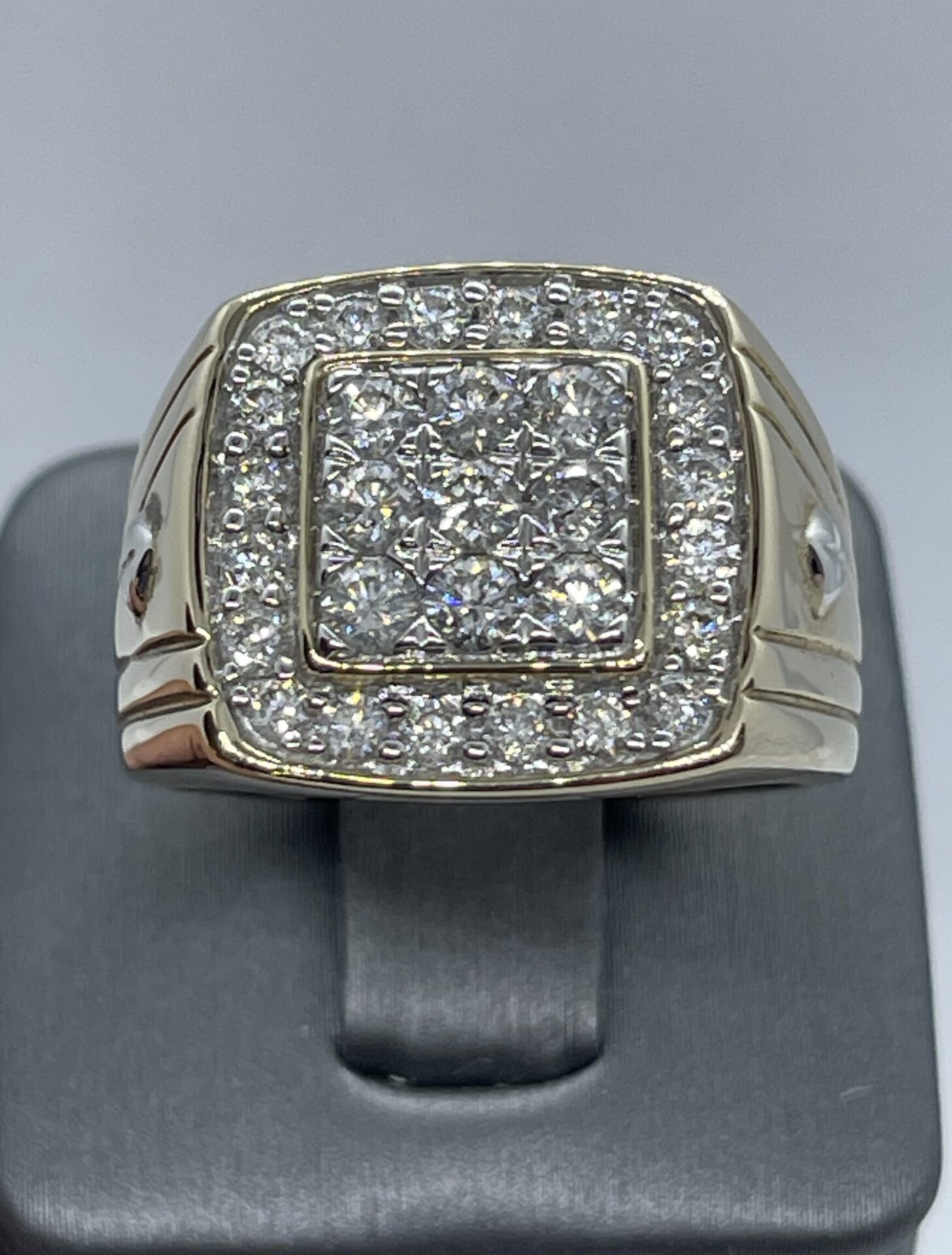 10K Yellow Gold Diamond 1.50Ctw Round Cut Men's Ring