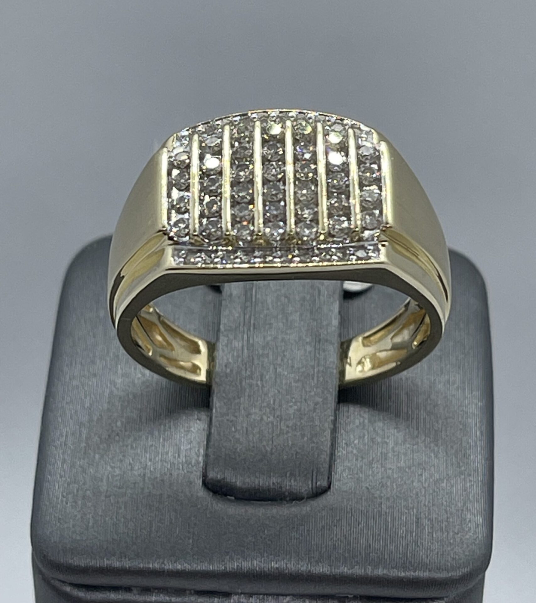 10K Yellow Gold Diamond 0.50Ctw Men's Ring