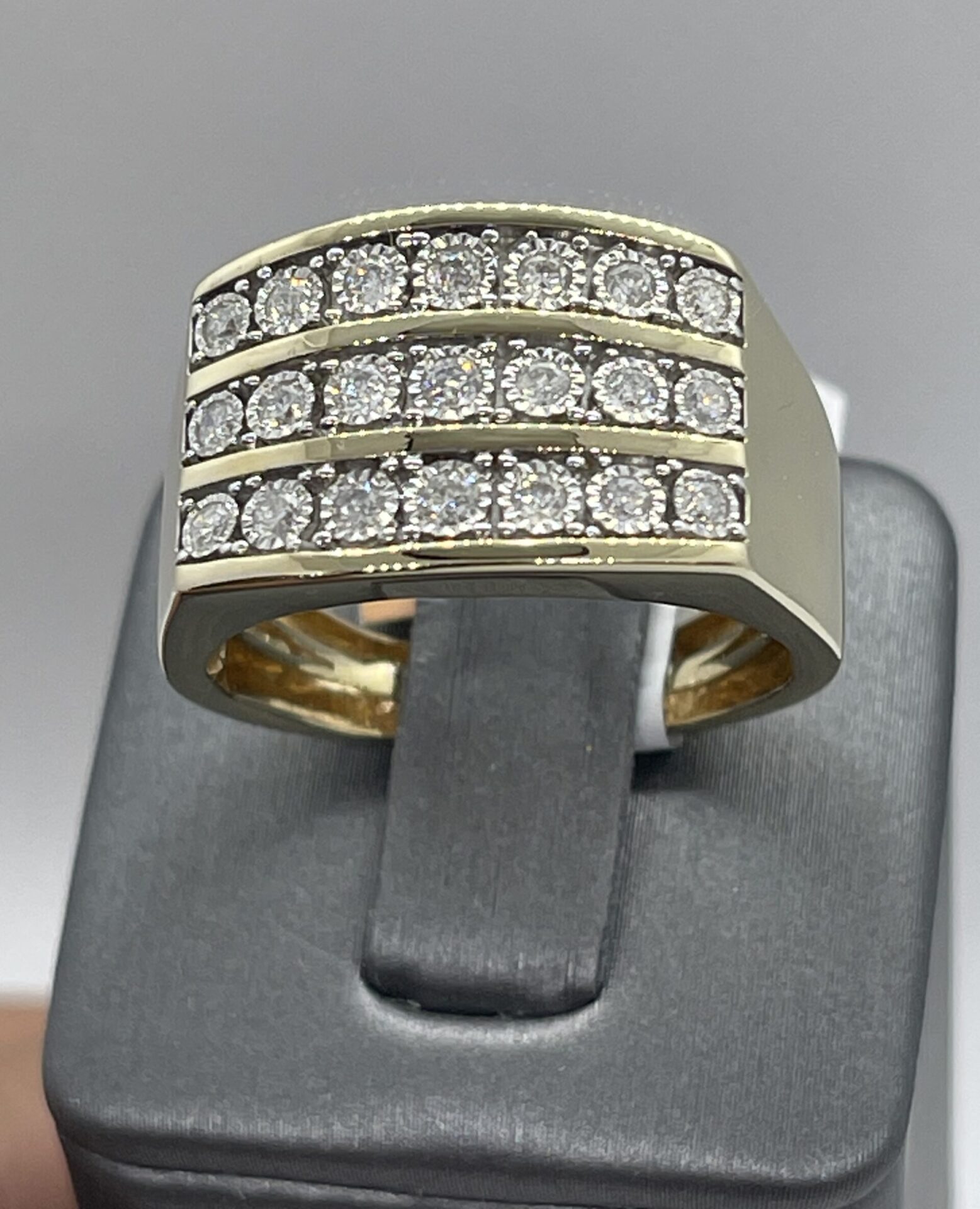 10K Yellow Gold Diamond 0.50Ctw Round Cut Men's Ring