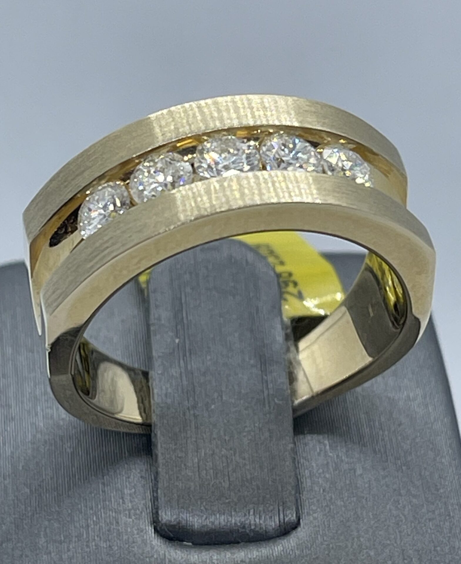 14K Yellow Gold Diamond 1.04Ctw Round Cut Men's Band / Ring