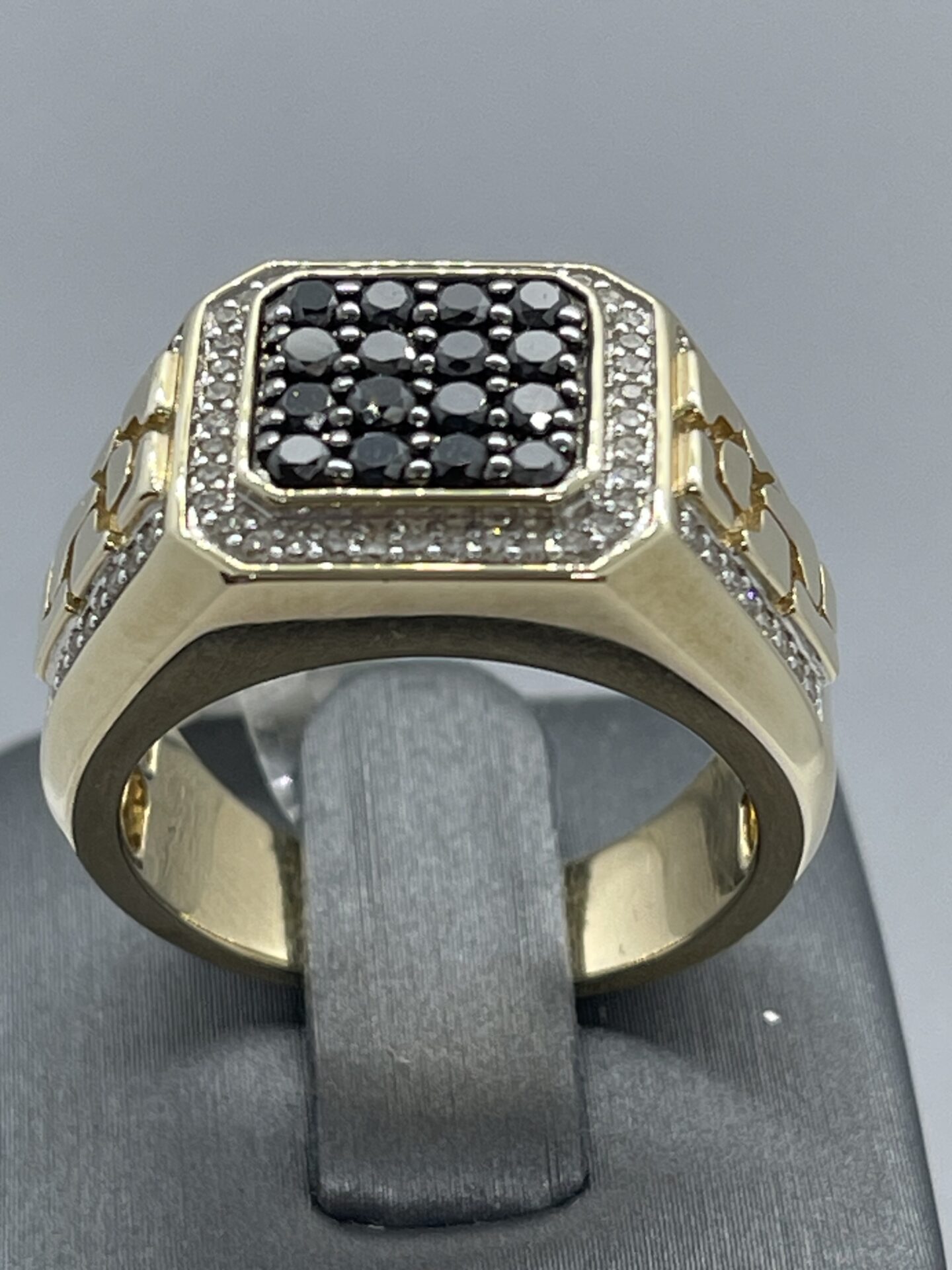 10K Yellow Gold Diamond 1.00Ctw Round Cut Black DIA Men's Ring
