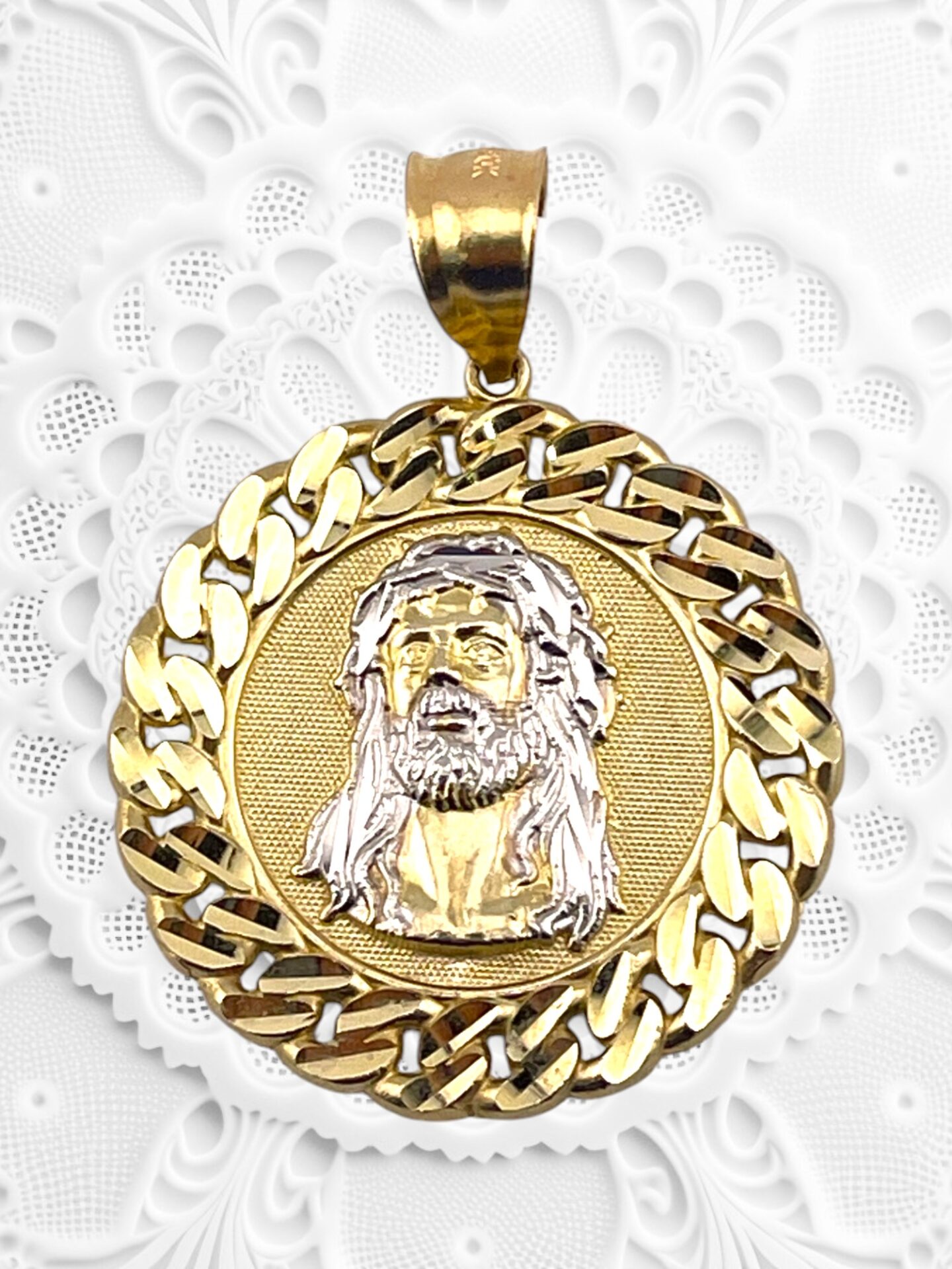 10K Yellow Gold Jesus Head Medallion Pendant.`