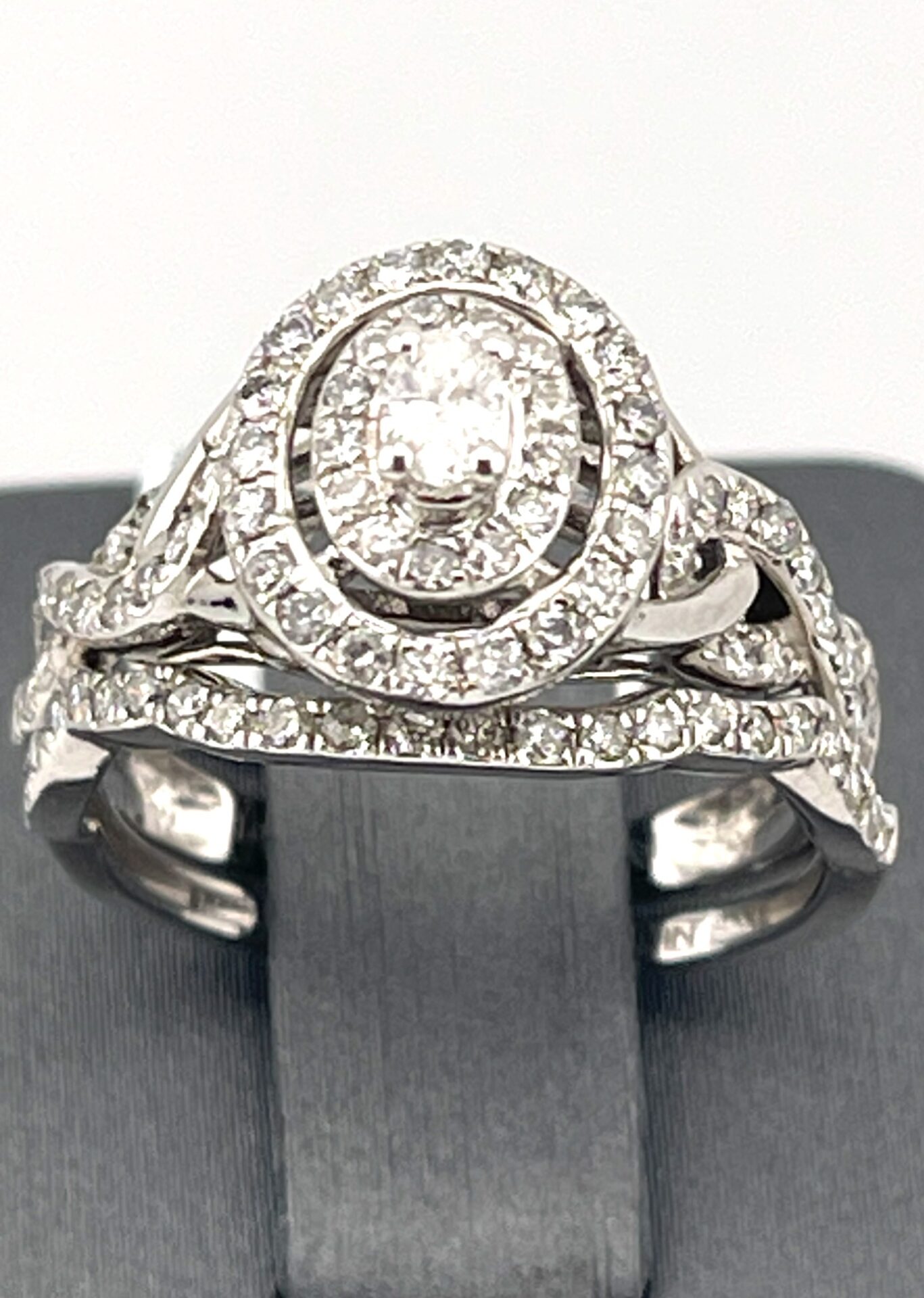 14K White Gold Diamond 0.75Ct Round Ladies 2 Piece Ring Set.