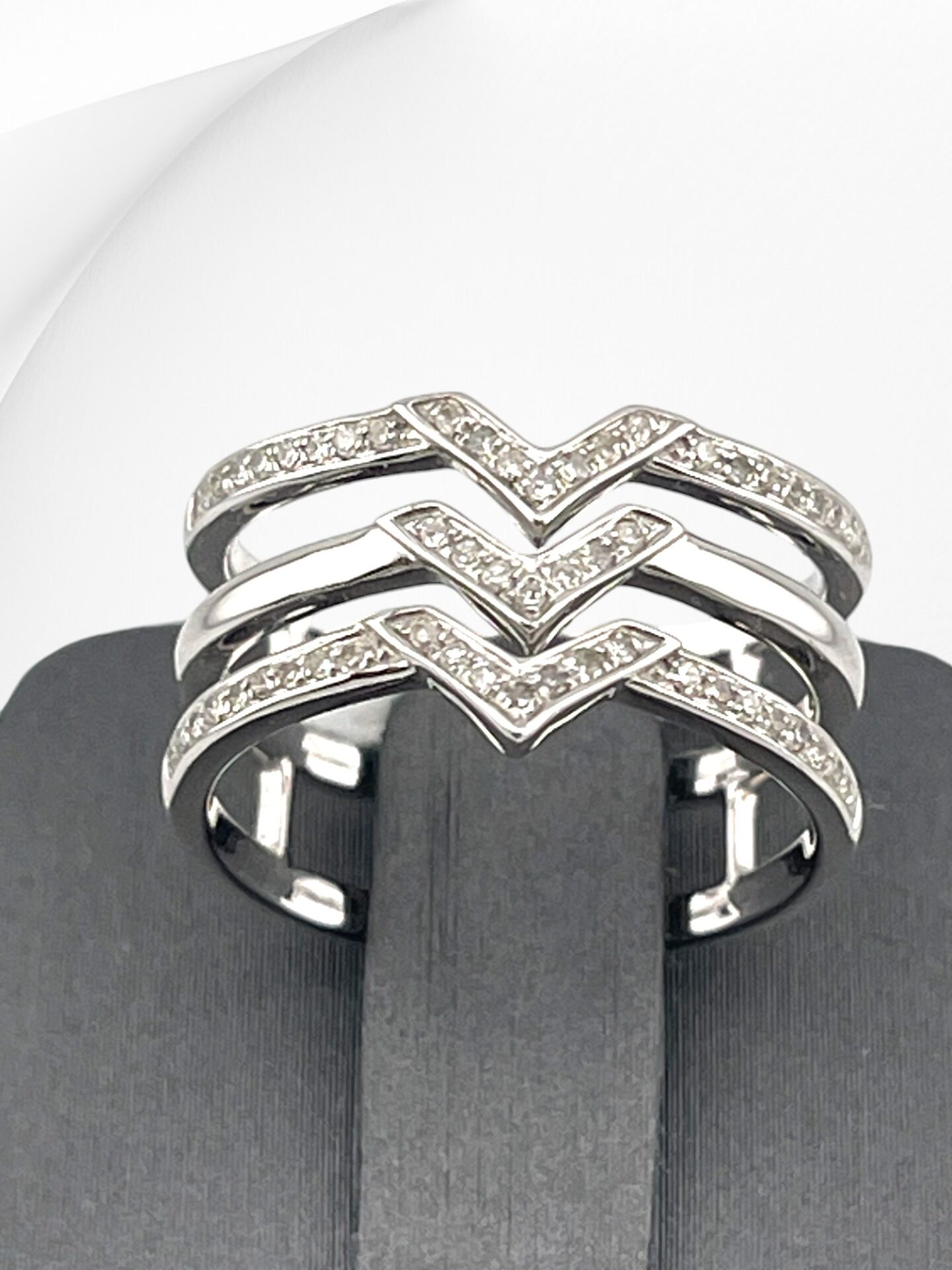14K White Gold 3Bands Ladies Ring DIA 0.22 Ct
