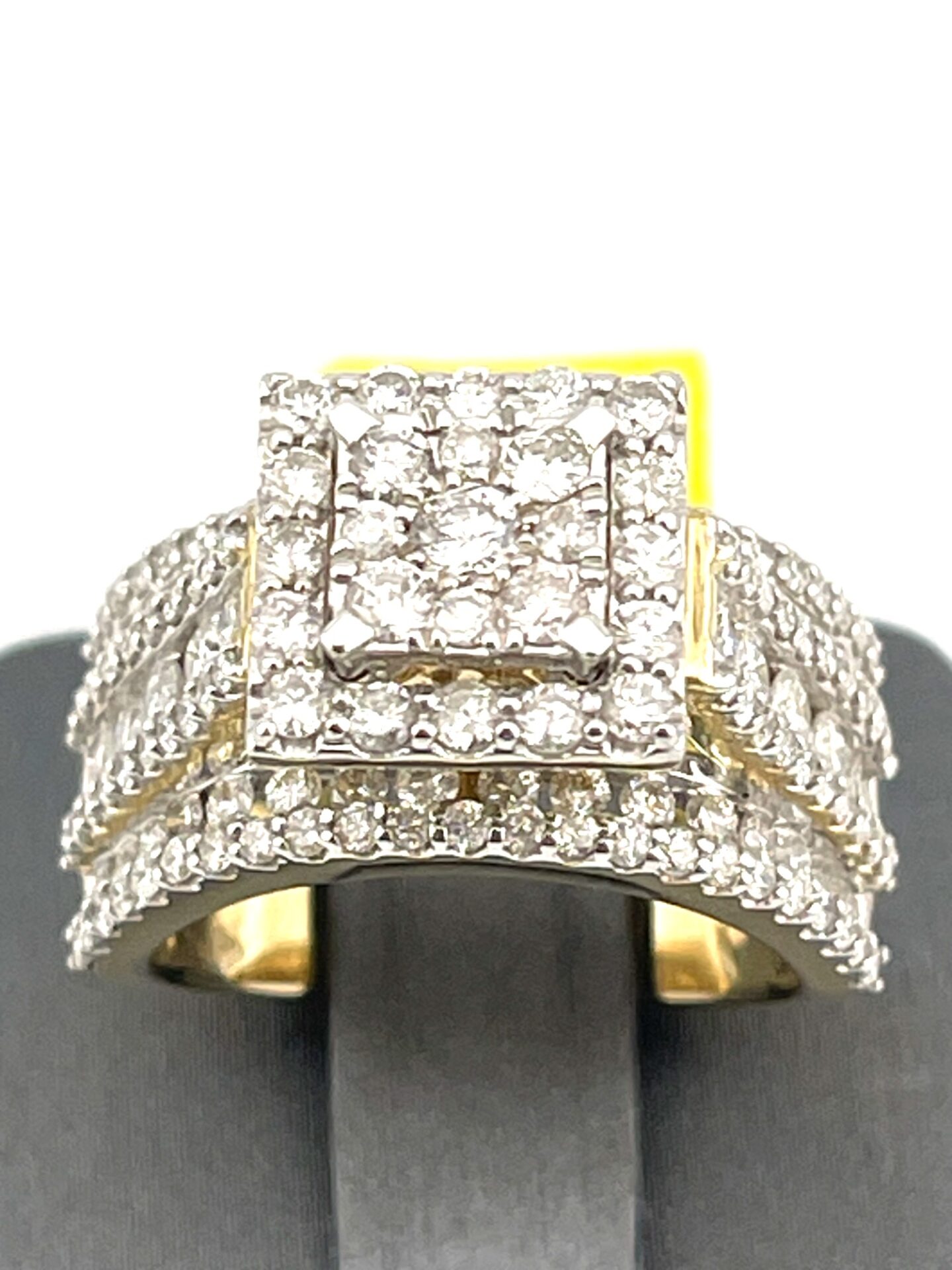 10K Yellow Gold Diamond 2.51Ct Round Ladies Ring