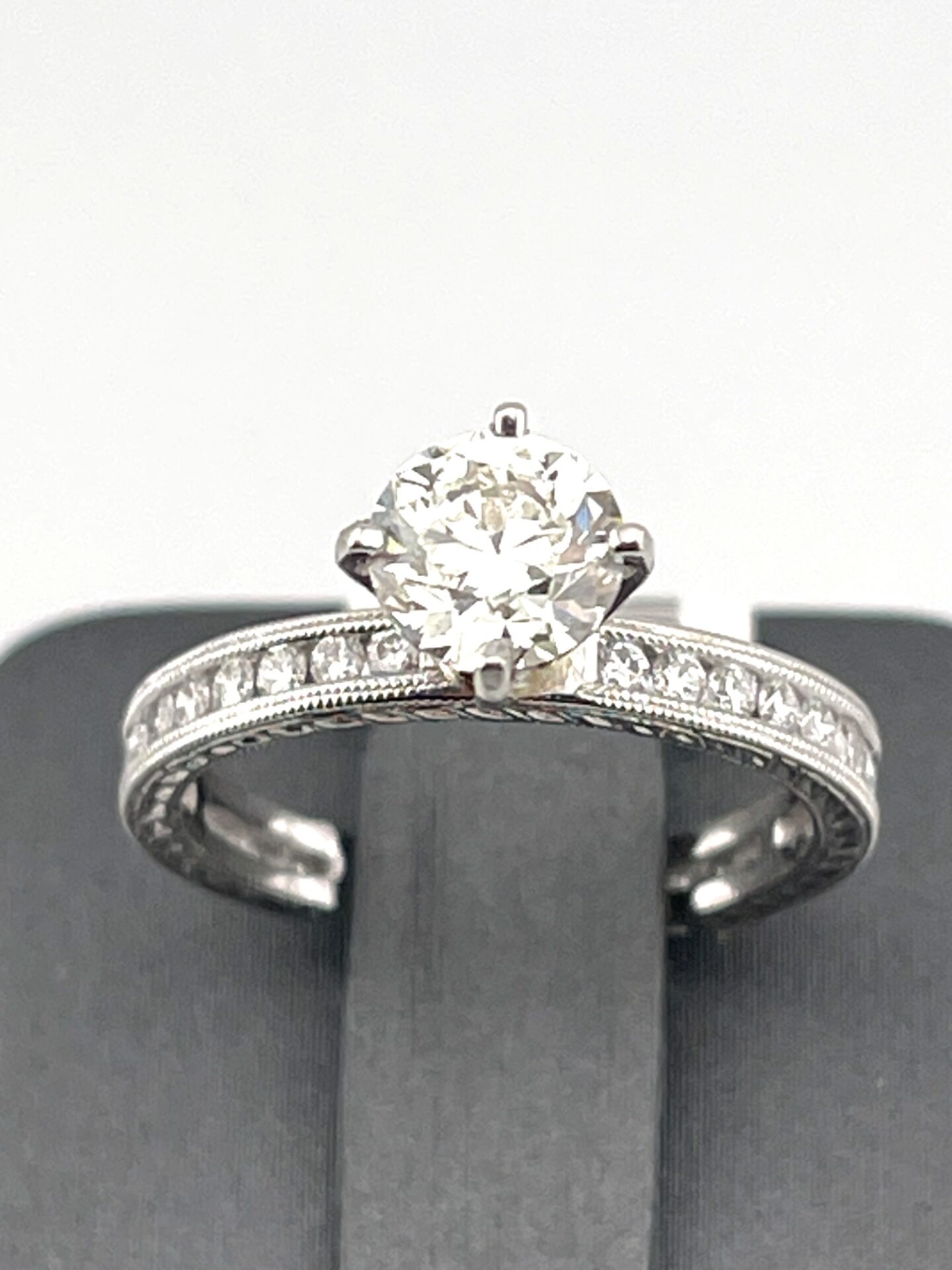 14K White Gold Diamond 1.50Ct Solitaire Ladies Ring Center 1.00Ct.