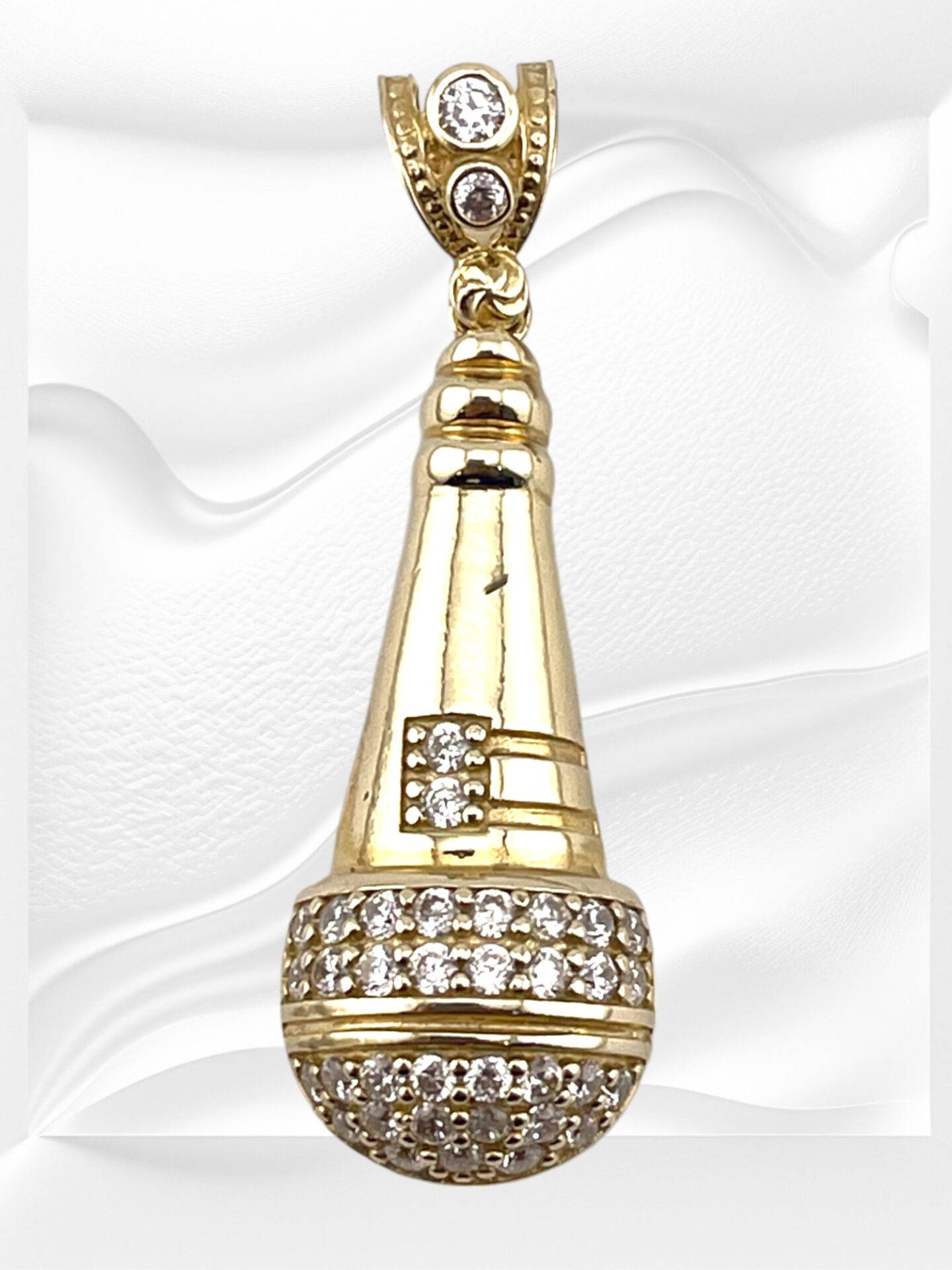 10K Yellow Gold Microphone Pendant