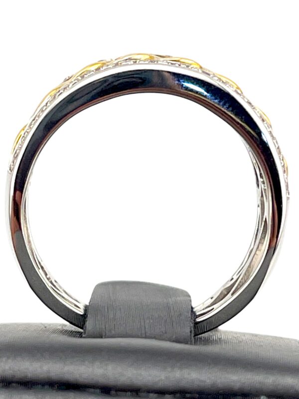 0.50Ctw RD Cuban Chain Style Ring10K Two-Tone Men's Ring - Image 3